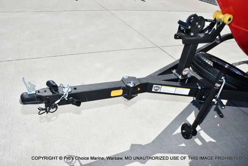 Slide: The Image of Tracker Pro Guide V-175 Combo 2026 - 28