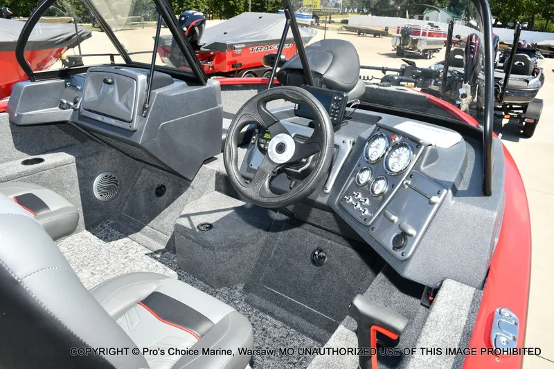 Slide: The Image of Tracker Pro Guide V-175 Combo 2026 - 33