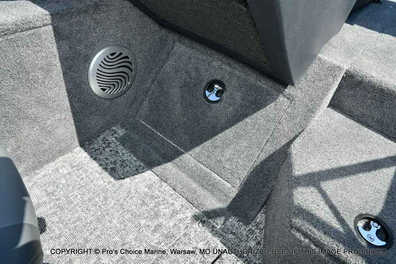 Slide: The Image of Tracker Pro Guide V-175 Combo 2026 - 45