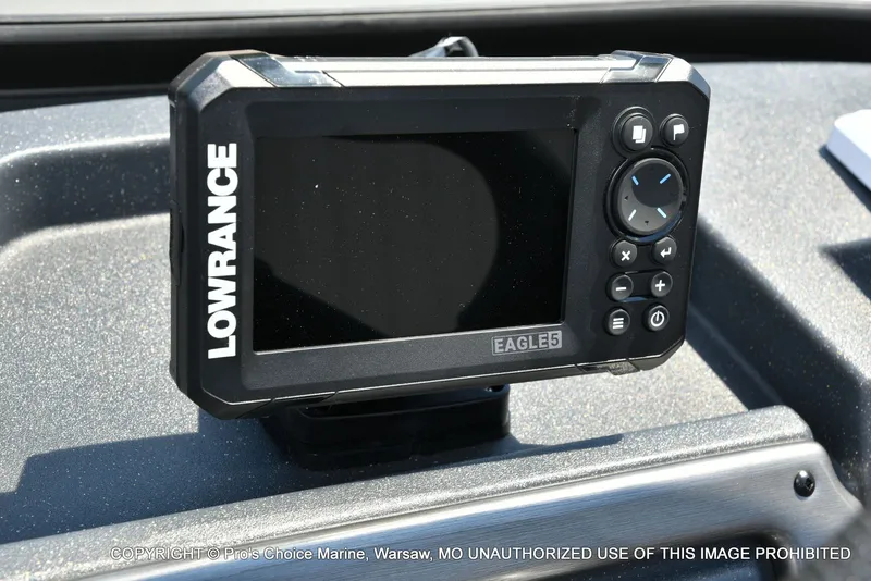 Slide: The Image of Tracker Pro Guide V-175 Combo 2026 - 6