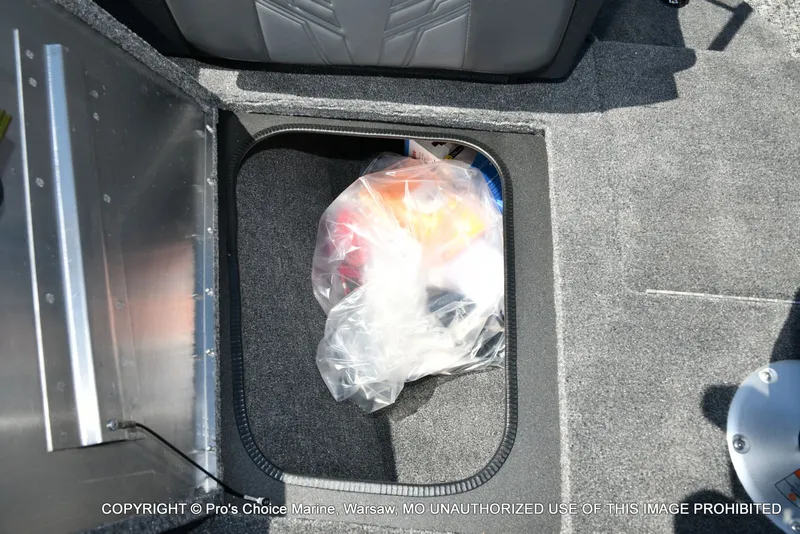 Slide: The Image of Tracker Pro Guide V-175 Combo 2026 - 61