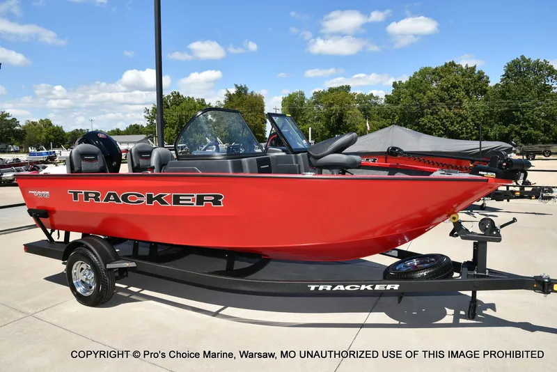 Slide: The Image of Tracker Pro Guide V-175 Combo 2026 - 81