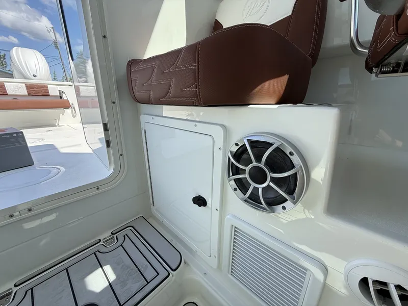 Slide: The Image of Parker Marine 247 Explorer TWIN 150S AND AIR COND. 2026 - 16