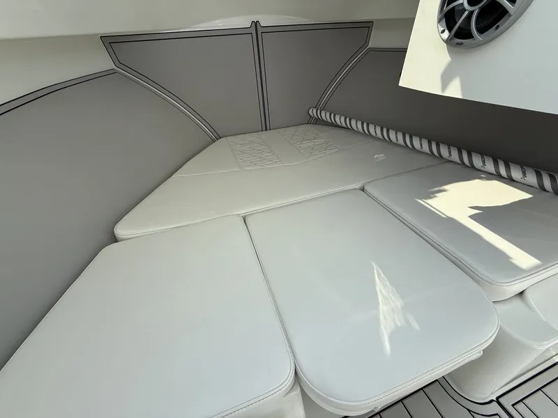 Slide: The Image of Parker Marine 247 Explorer TWIN 150S AND AIR COND. 2026 - 12