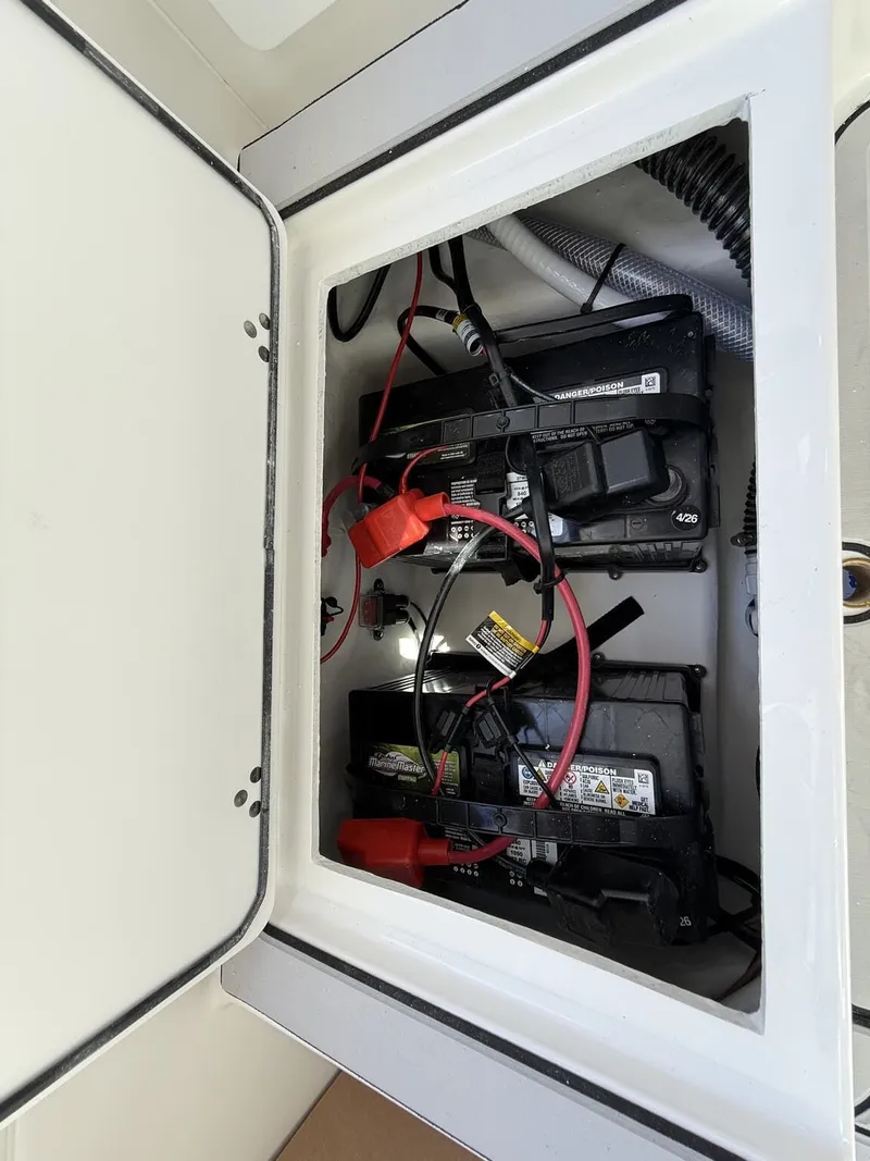 Slide: The Image of Parker Marine 247 Explorer TWIN 150S AND AIR COND. 2026 - 15