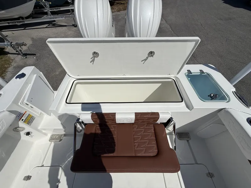 Slide: The Image of Parker Marine 247 Explorer TWIN 150S AND AIR COND. 2026 - 7