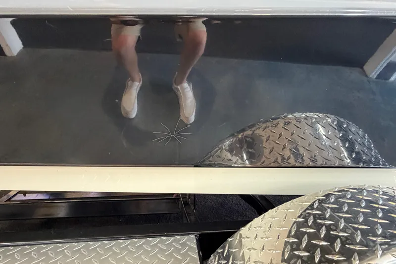 Slide: The Image of Reflection on 2003 Malibu Wakesetter 21 VLX boat with diamond plate detail. - 5