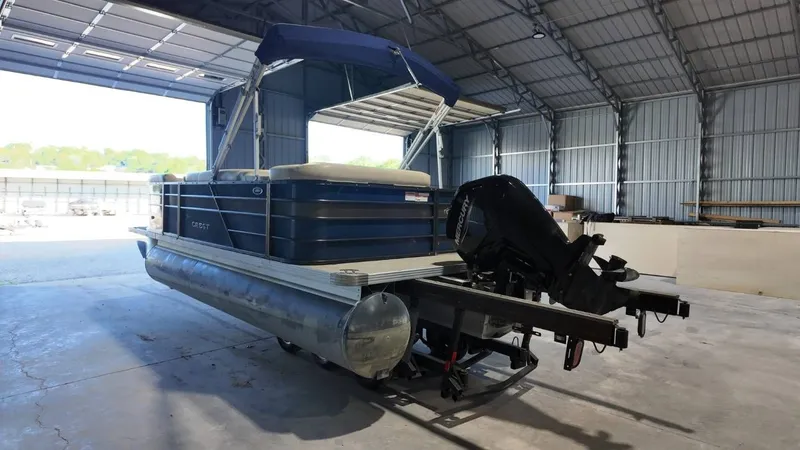 Slide: The Image of Crest 200 L 2019 - 14