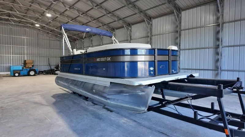 Slide: The Image of Crest 200 L 2019 - 19