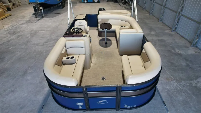 Slide: The Image of Crest 200 L 2019 - 26