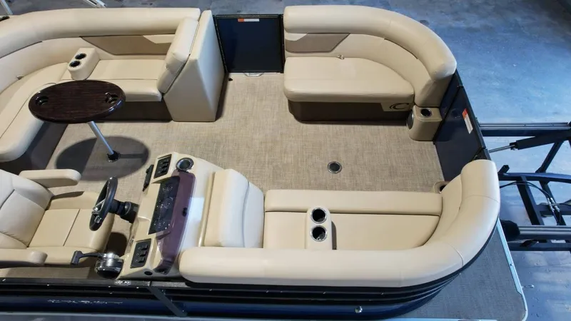 Slide: The Image of Crest 200 L 2019 - 30