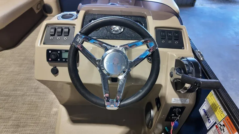 Slide: The Image of Crest 200 L 2019 - 38