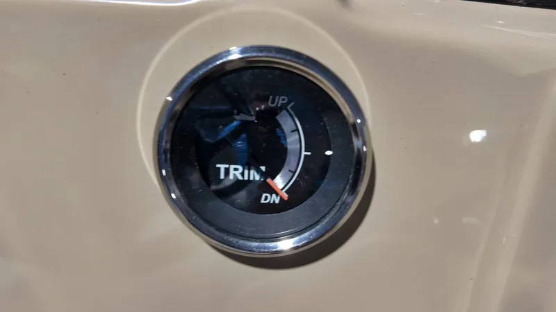 Slide: The Image of Crest 200 L 2019 - 40