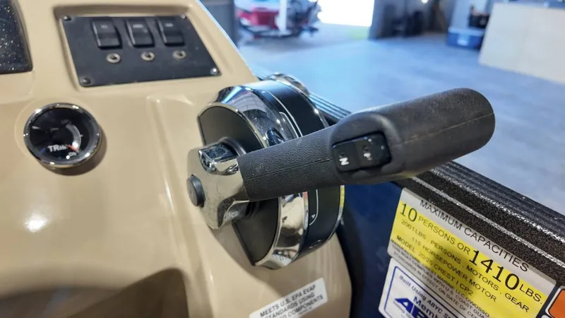 Slide: The Image of Crest 200 L 2019 - 41