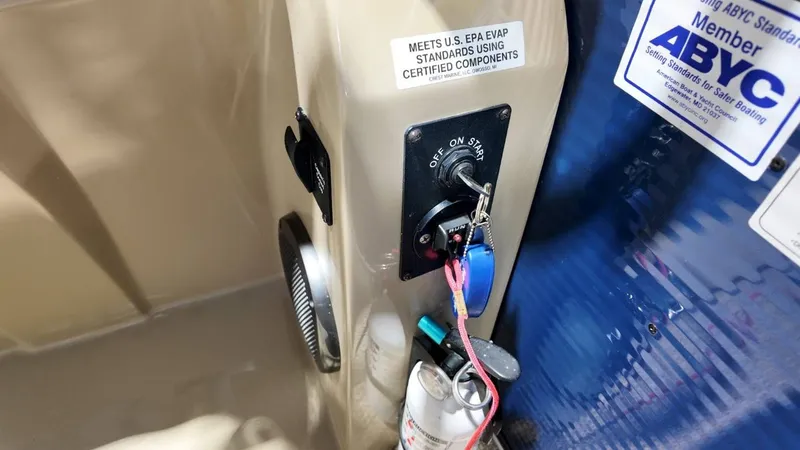 Slide: The Image of Crest 200 L 2019 - 42