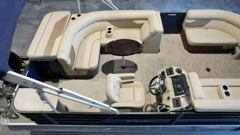 Slide: The Image of Crest 200 L 2019 - 45