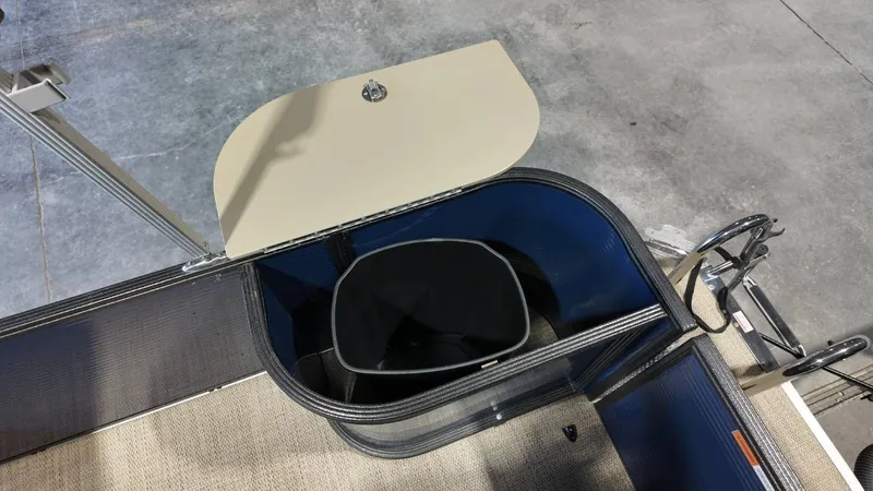 Slide: The Image of Crest 200 L 2019 - 55