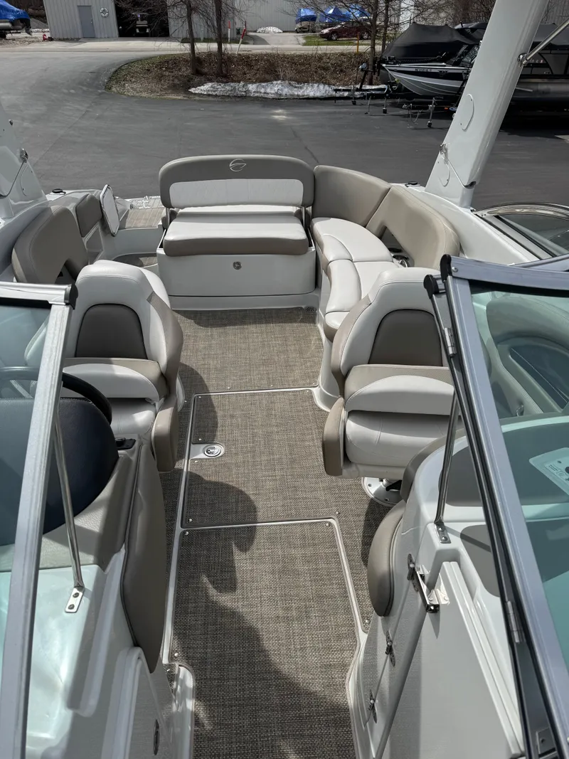 Slide: The Image of Crownline Boats E27EC 2018 - 10