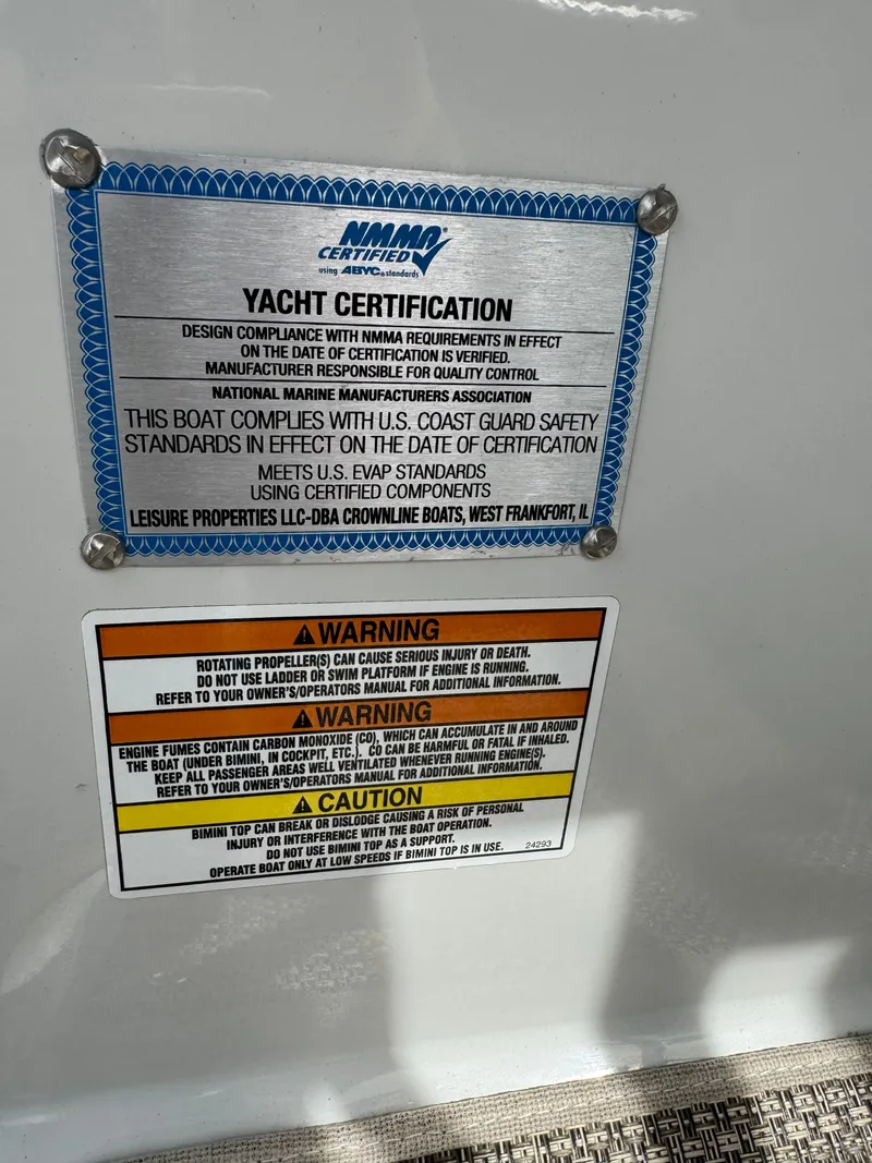 Slide: The Image of Crownline Boats E27EC 2018 - 15