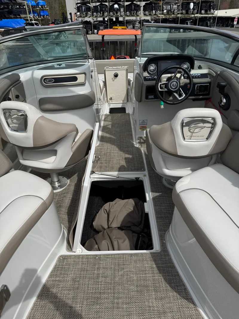 Slide: The Image of Crownline Boats E27EC 2018 - 18