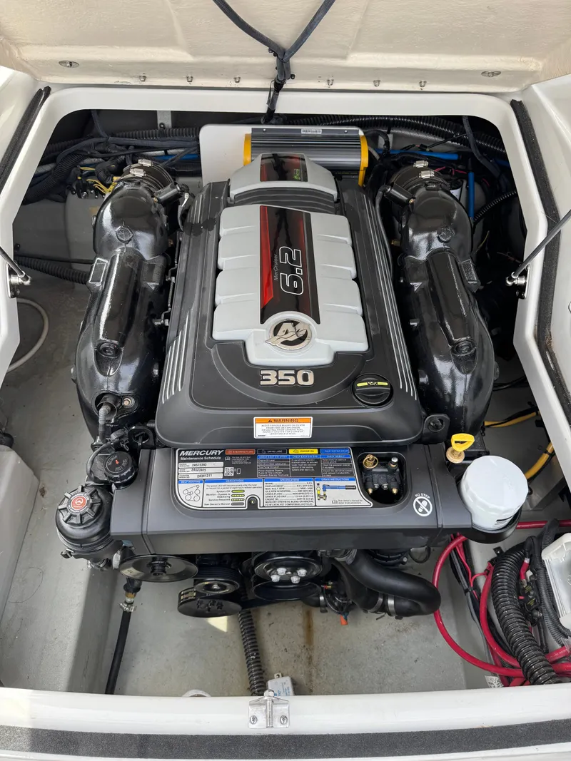 Slide: The Image of Crownline Boats E27EC 2018 - 19