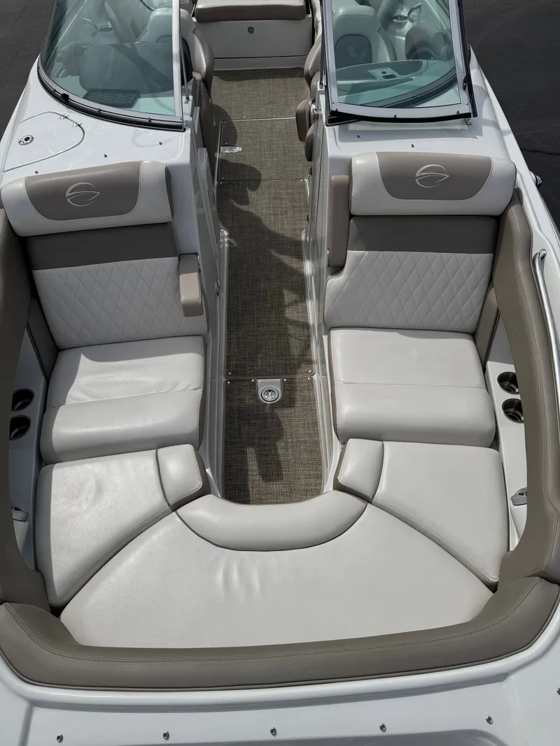 Slide: The Image of Crownline Boats E27EC 2018 - 7