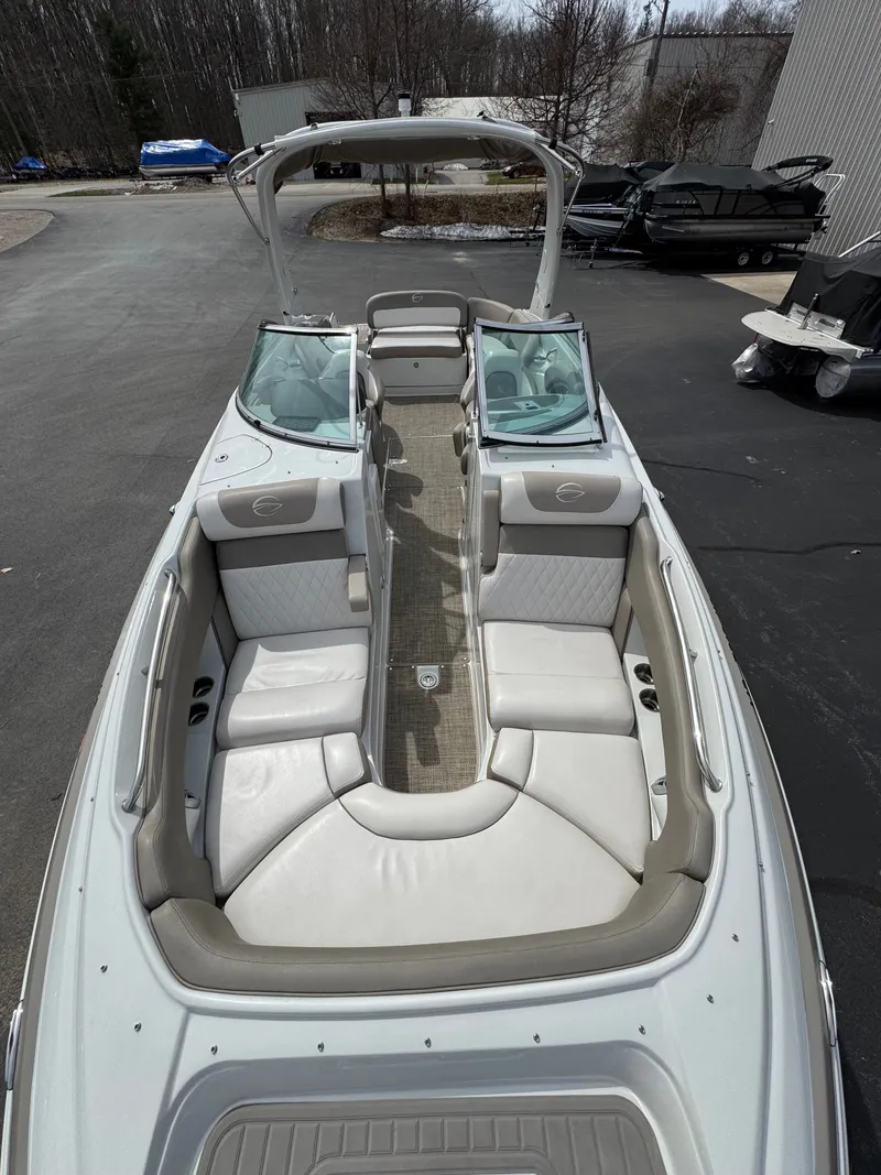 Slide: The Image of Crownline Boats E27EC 2018 - 8