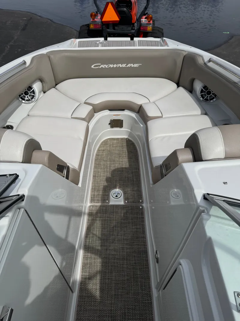 Slide: The Image of Crownline Boats E27EC 2018 - 9