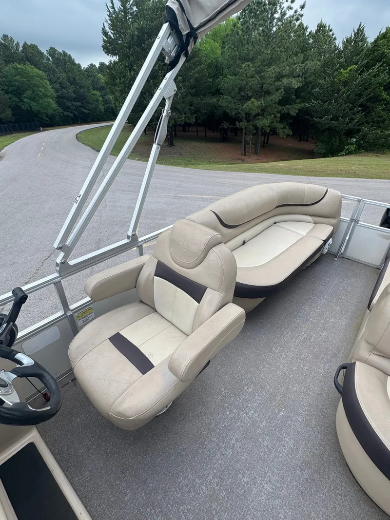 Slide: The Image of Sun Tracker Party Barge 24DLX 2016 - 6