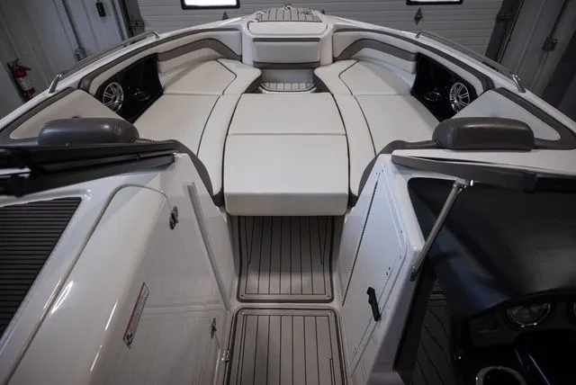 Slide: The Image of Yamaha 242 Limited S 2017 - 13