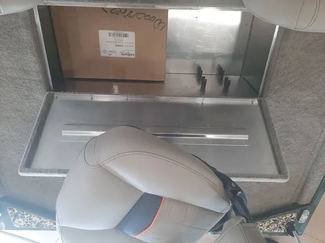 Slide: The Image of Tracker Bass Tracker Classic Limited 2026 - 9