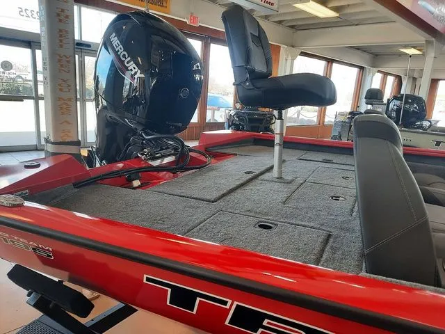 Slide: The Image of Tracker Pro Team 195 TXW 2026 - 3