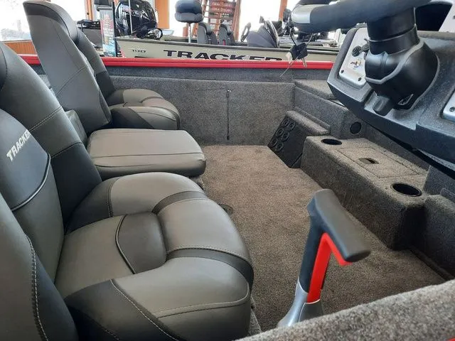 Slide: The Image of Tracker Pro Team 195 TXW 2026 - 9