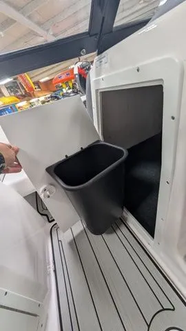 Slide: The Image of Yamaha 195S 2025 - 13