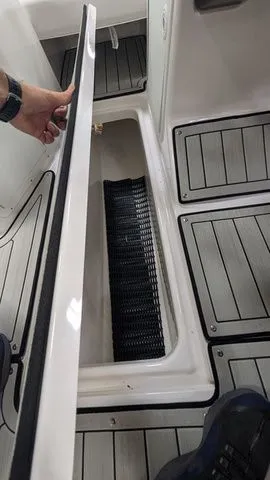 Slide: The Image of Yamaha 195S 2025 - 17