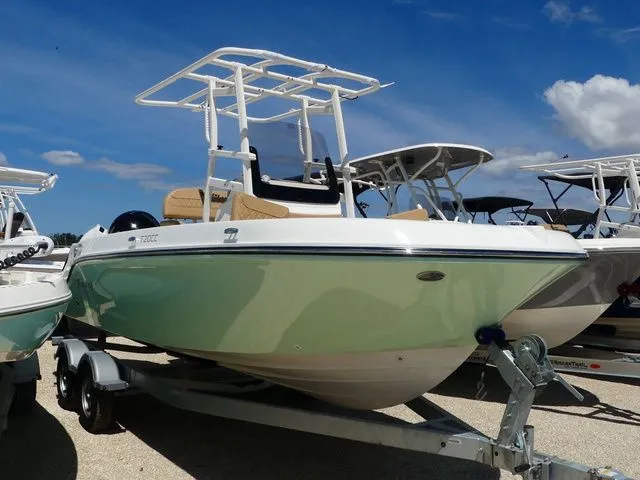 Slide: The Image of Bayliner Trophy T20CC 2026 - 3