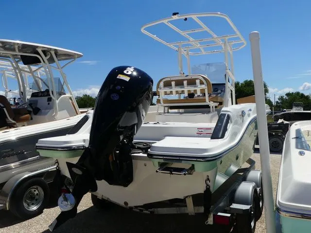 Slide: The Image of Bayliner Trophy T20CC 2026 - 4