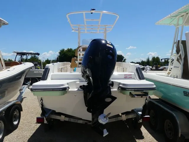 Slide: The Image of Bayliner Trophy T20CC 2026 - 5