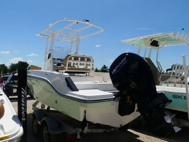 Slide: The Image of Bayliner Trophy T20CC 2026 - 6