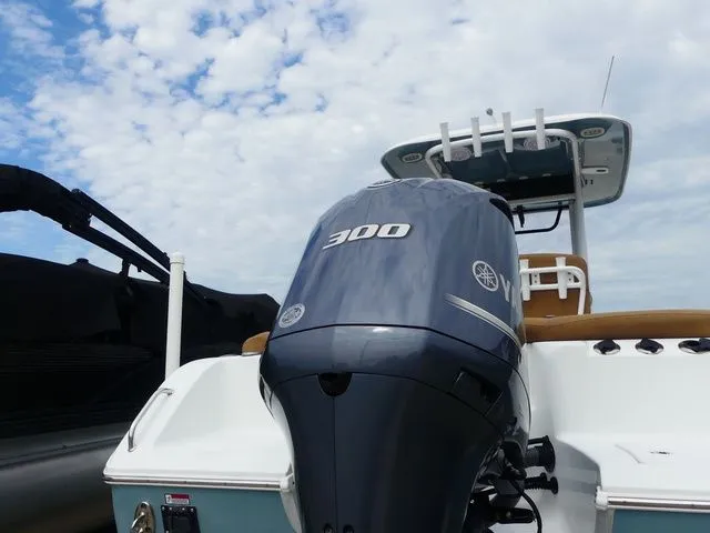 Slide: The Image of Sea Hunt Ultra 255 SE 2019 - 10