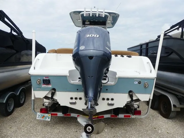 Slide: The Image of Sea Hunt Ultra 255 SE 2019 - 5