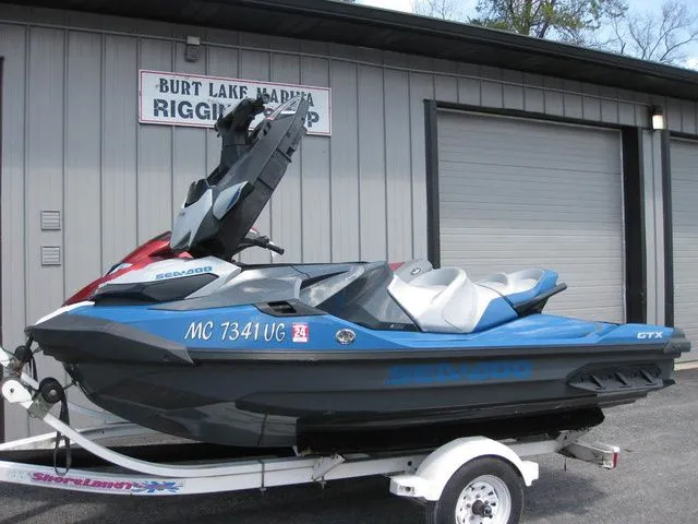 Slide: The Image of Sea-Doo GTX 155 2018 - 11