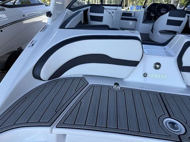 Slide: The Image of Interior of 2023 Yamaha Boats 195S with stylish seating. - 29