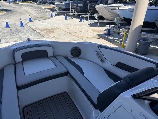 Slide: The Image of Interior of a 2023 Yamaha Boats 195S with modern seating. - 33