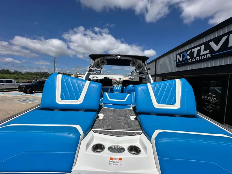 Slide: The Image of Tigé 25ZX 2022 - 13