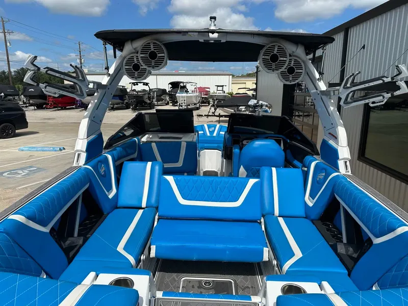 Slide: The Image of Tigé 25ZX 2022 - 15