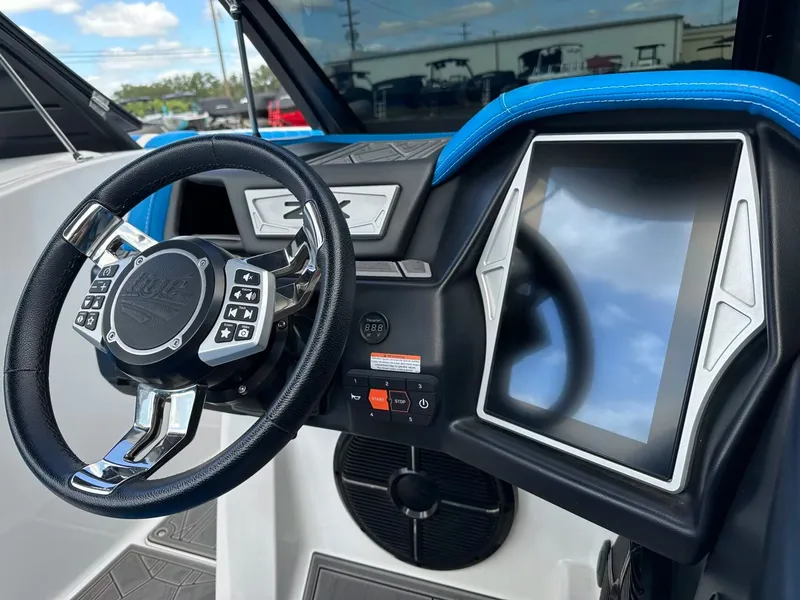 Slide: The Image of Tigé 25ZX 2022 - 20