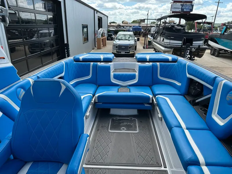 Slide: The Image of Tigé 25ZX 2022 - 27