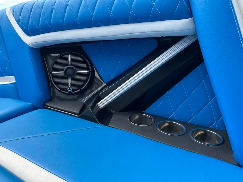 Slide: The Image of Tigé 25ZX 2022 - 29