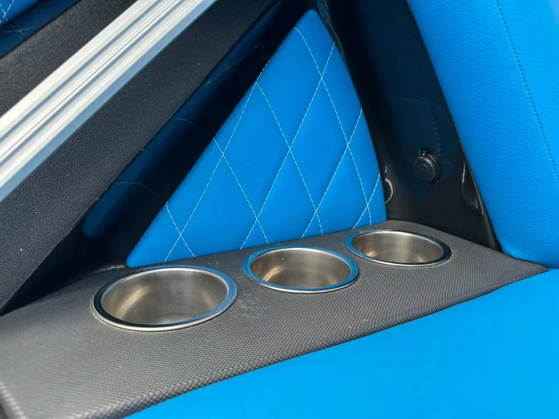 Slide: The Image of Tigé 25ZX 2022 - 30